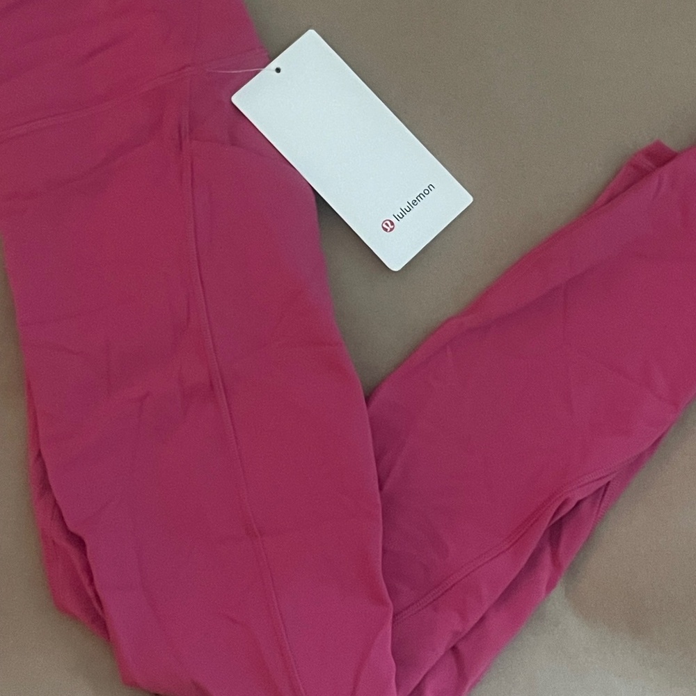 NWT Lululemon Align 15" Pockets